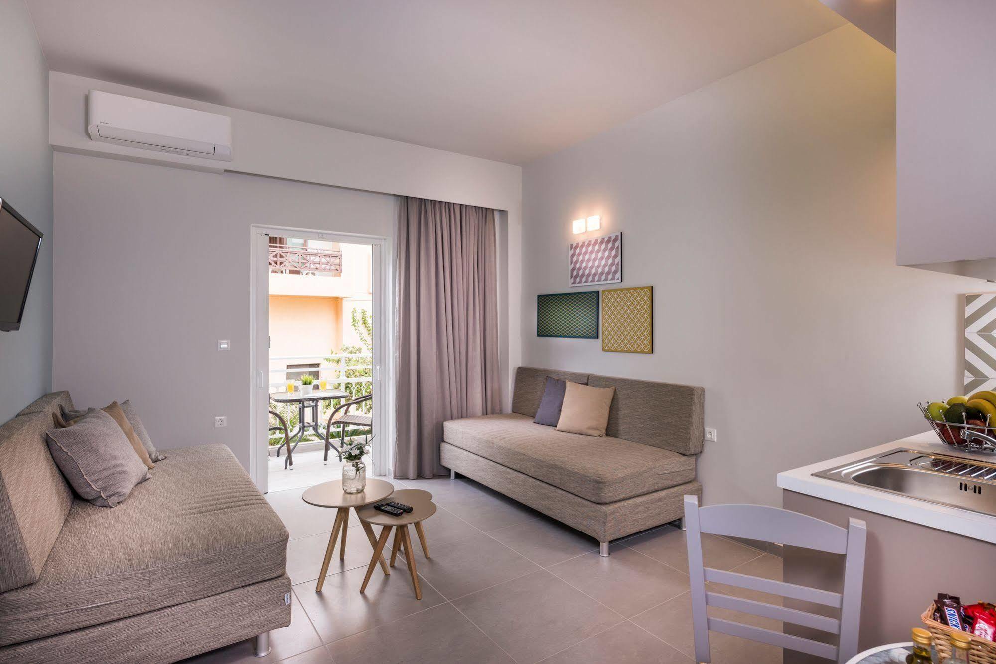 Aparthotel Irini